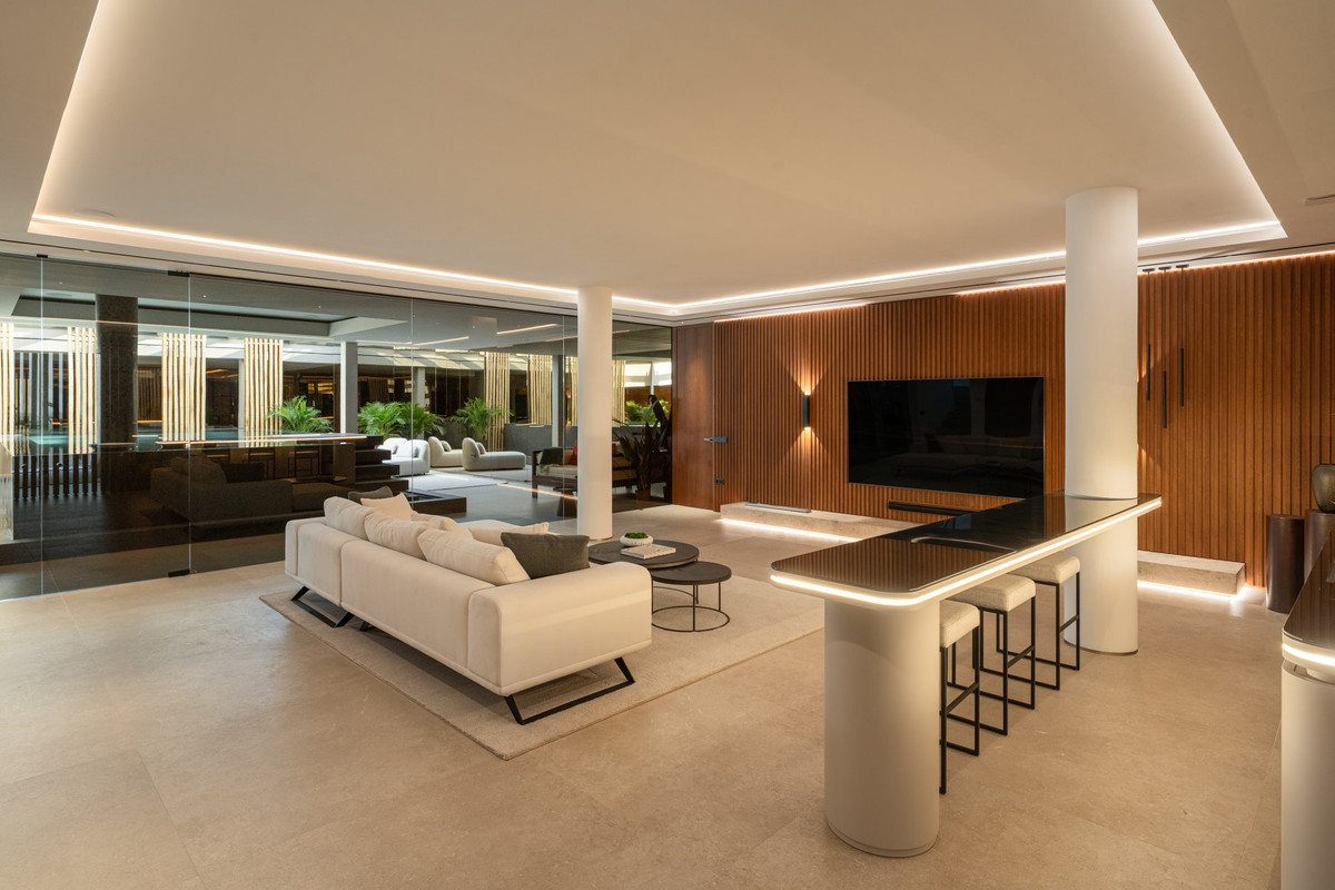 Se vende Villa - Chalet de 6 dormitorios en Costa Del Sol, Málaga, España