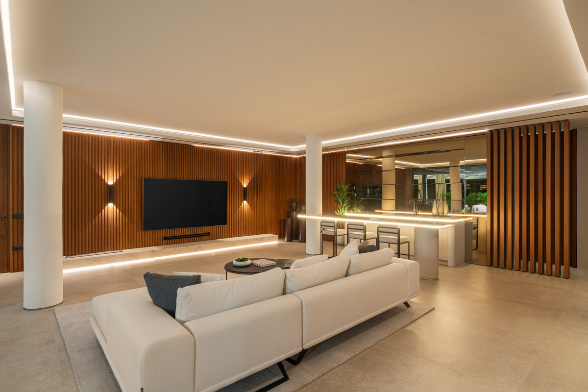 Se vende Villa - Chalet de 6 dormitorios en Costa Del Sol, Málaga, España