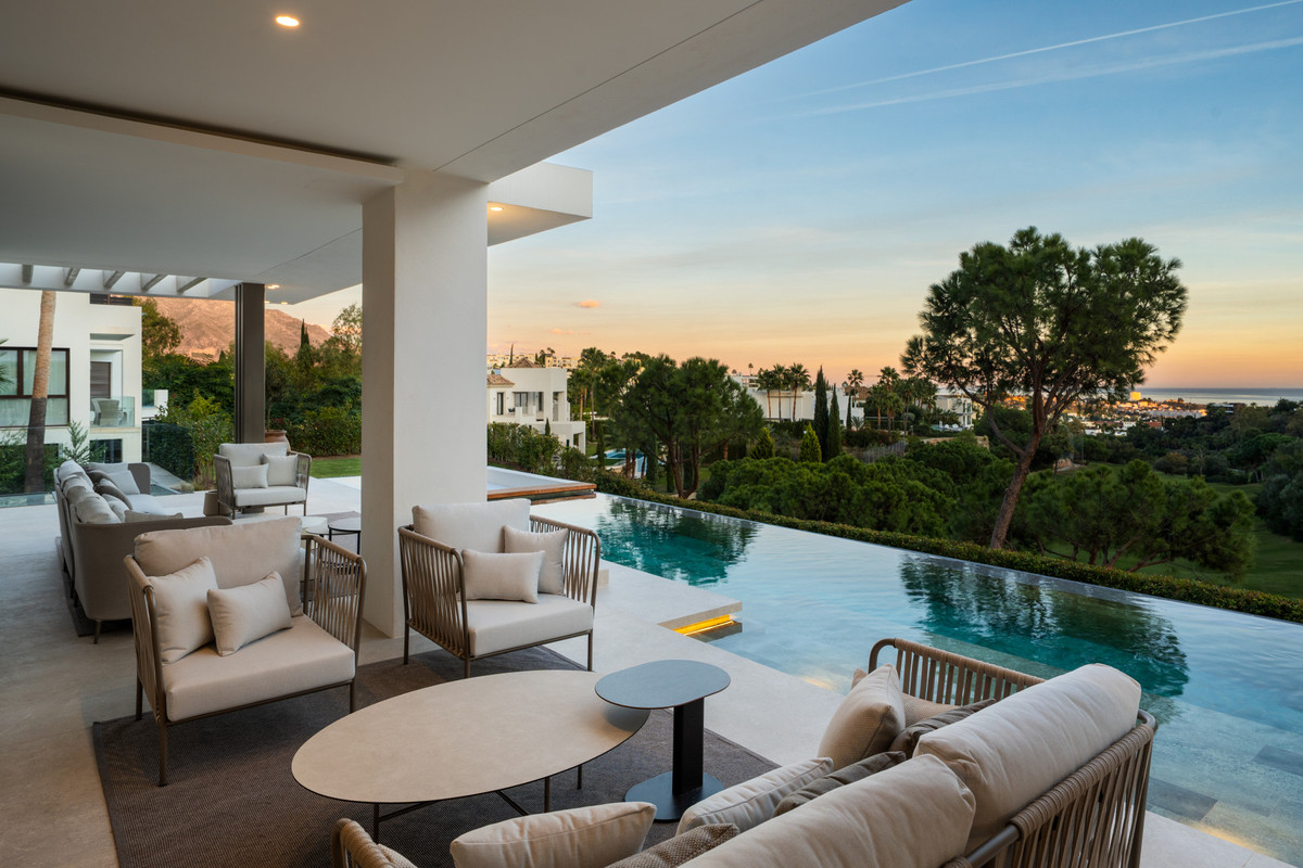 Se vende Villa - Chalet de 6 dormitorios en Costa Del Sol, Málaga, España