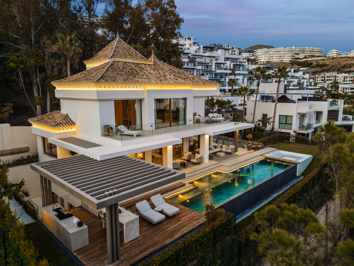 Se vende Villa - Chalet de 6 dormitorios en Costa Del Sol, Málaga, España