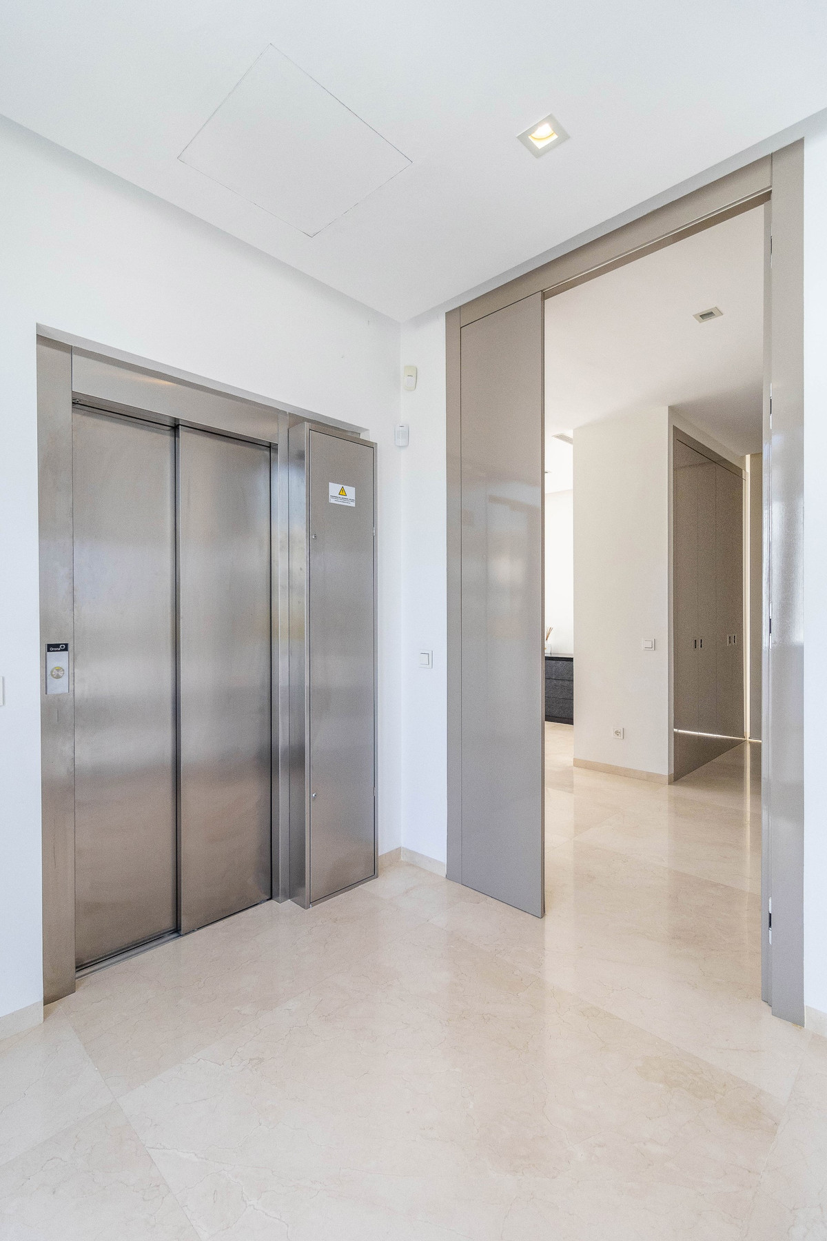 Se vende Villa - Chalet de 6 dormitorios en Costa Del Sol, Málaga, España
