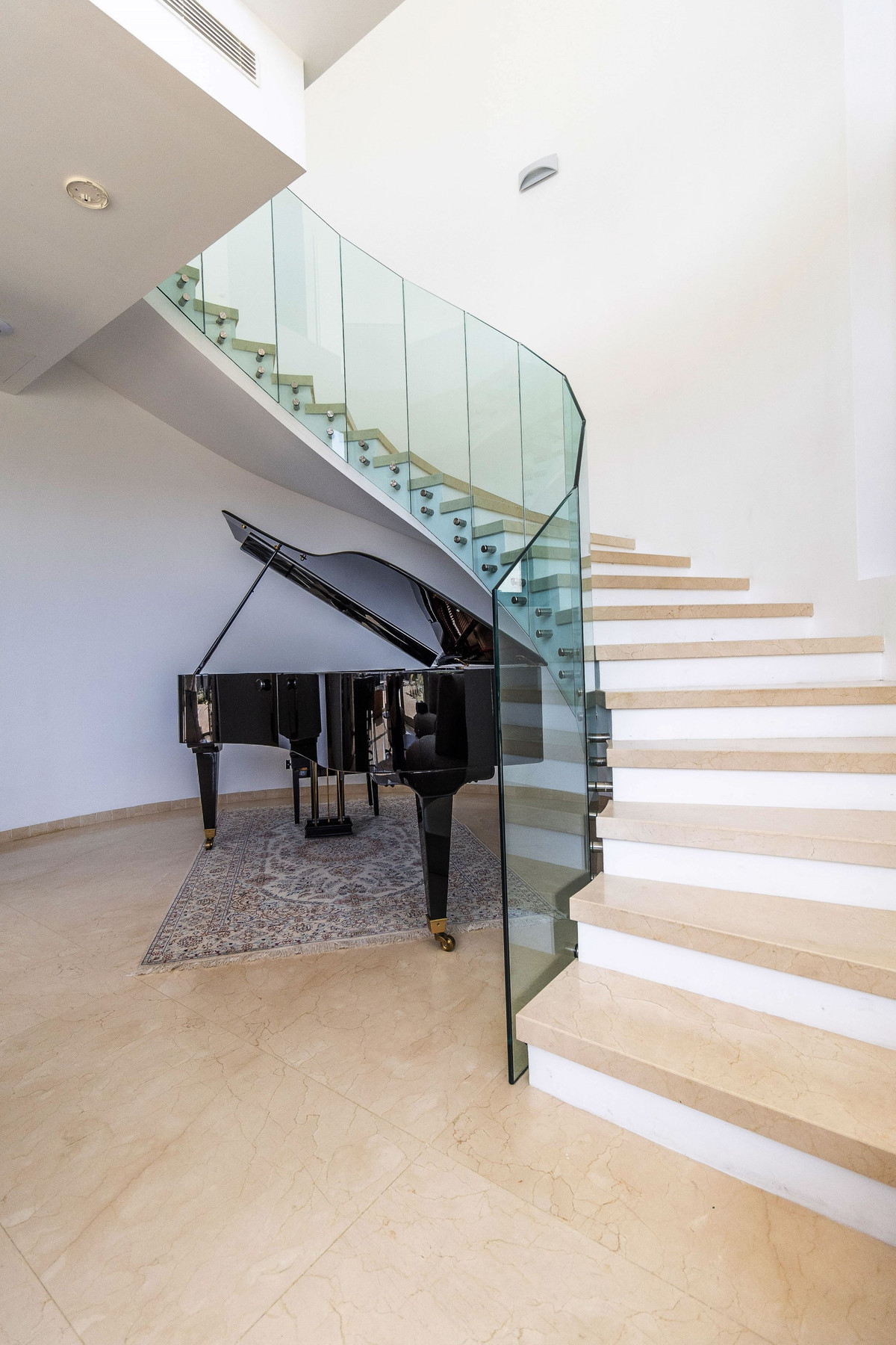 Se vende Villa - Chalet de 6 dormitorios en Costa Del Sol, Málaga, España