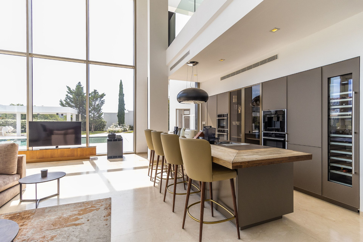 Se vende Villa - Chalet de 6 dormitorios en Costa Del Sol, Málaga, España