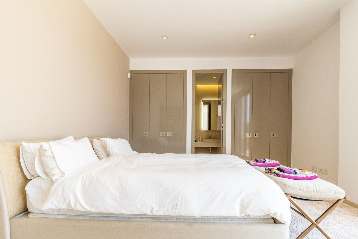 Se vende Villa - Chalet de 6 dormitorios en Costa Del Sol, Málaga, España