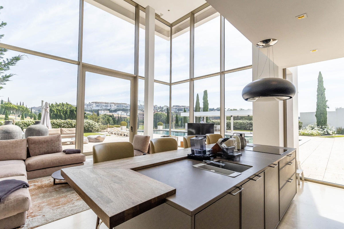 Se vende Villa - Chalet de 6 dormitorios en Costa Del Sol, Málaga, España