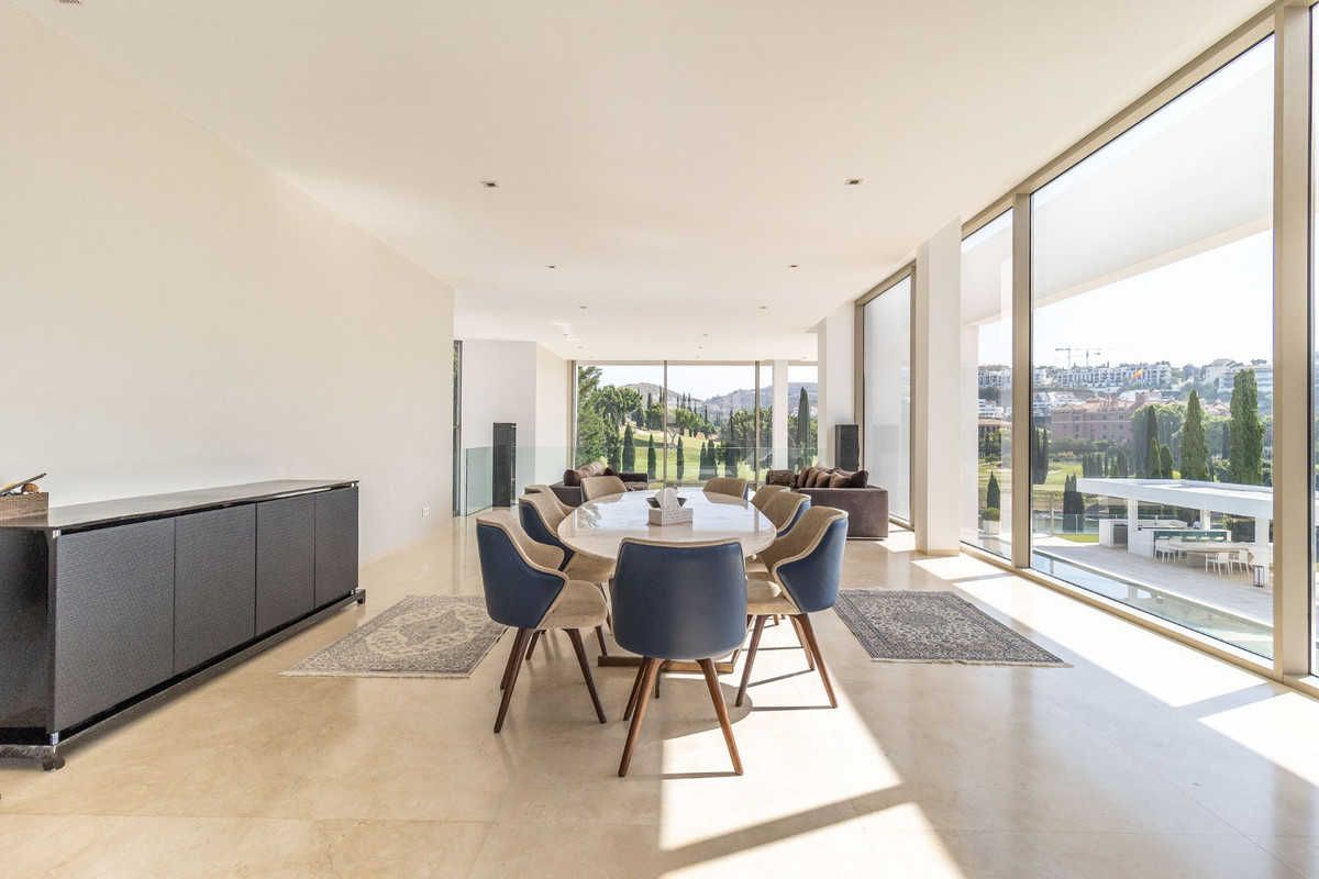 Se vende Villa - Chalet de 6 dormitorios en Costa Del Sol, Málaga, España