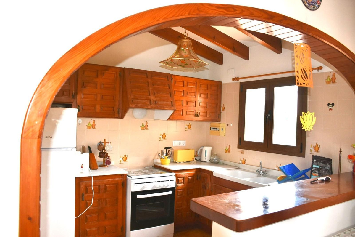 Se vende Villa - Chalet de 4 dormitorios en Costa Blanca, Alicante, España