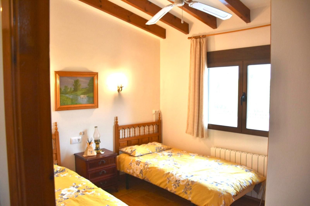 Se vende Villa - Chalet de 4 dormitorios en Costa Blanca, Alicante, España