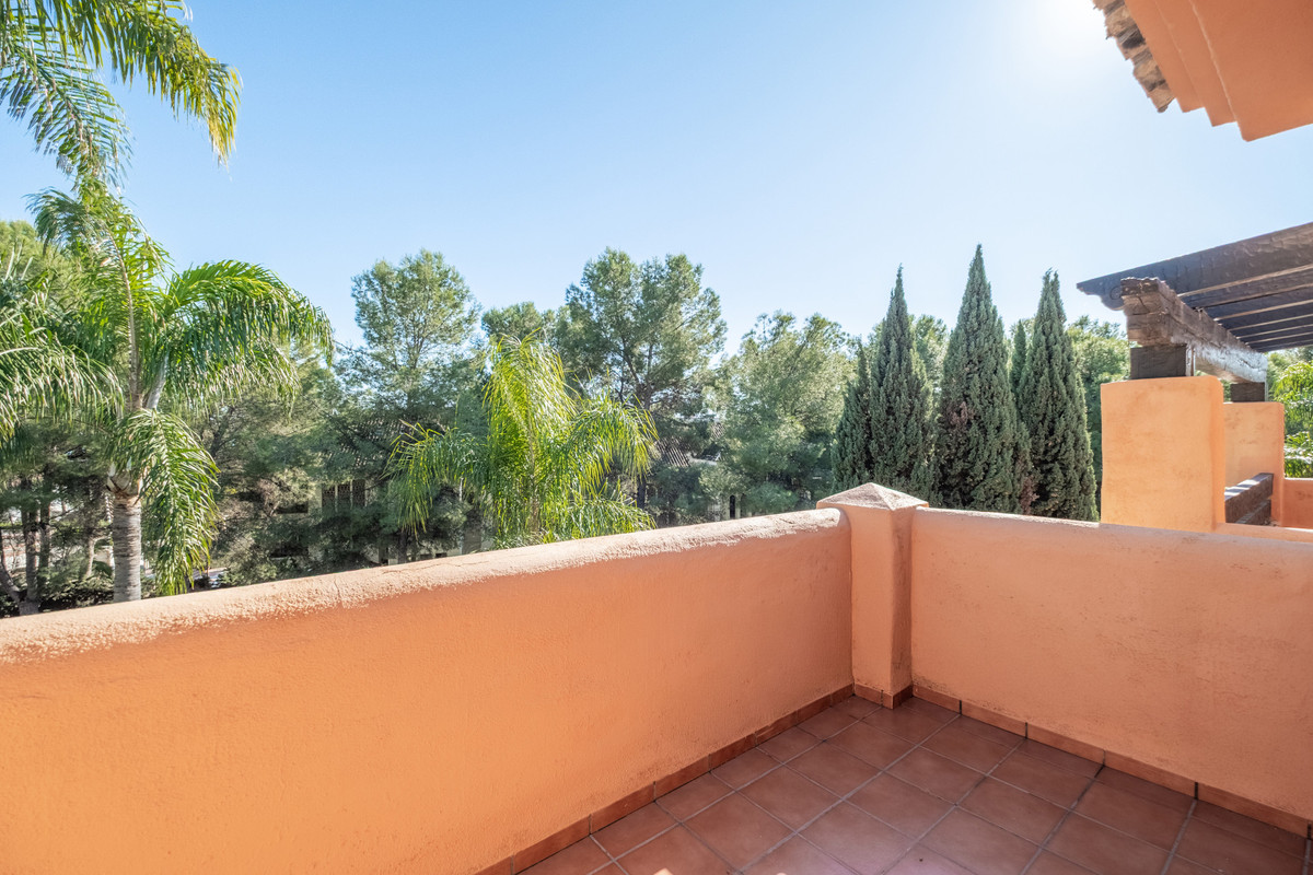 3 Bed Apartment for sale in The Golden Mile Costa Del Sol, Málaga, Spain