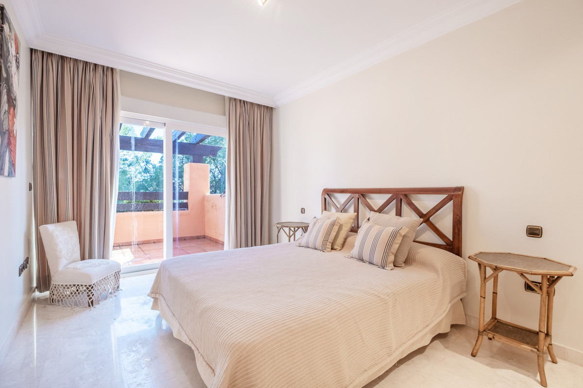 3 Bed Apartment for sale in The Golden Mile Costa Del Sol, Málaga, Spain