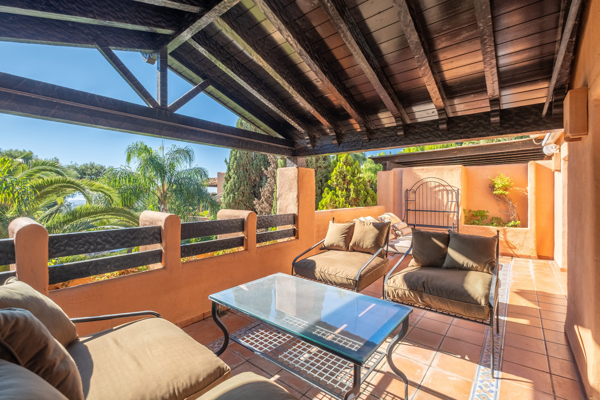 3 Bed Apartment for sale in The Golden Mile Costa Del Sol, Málaga, Spain