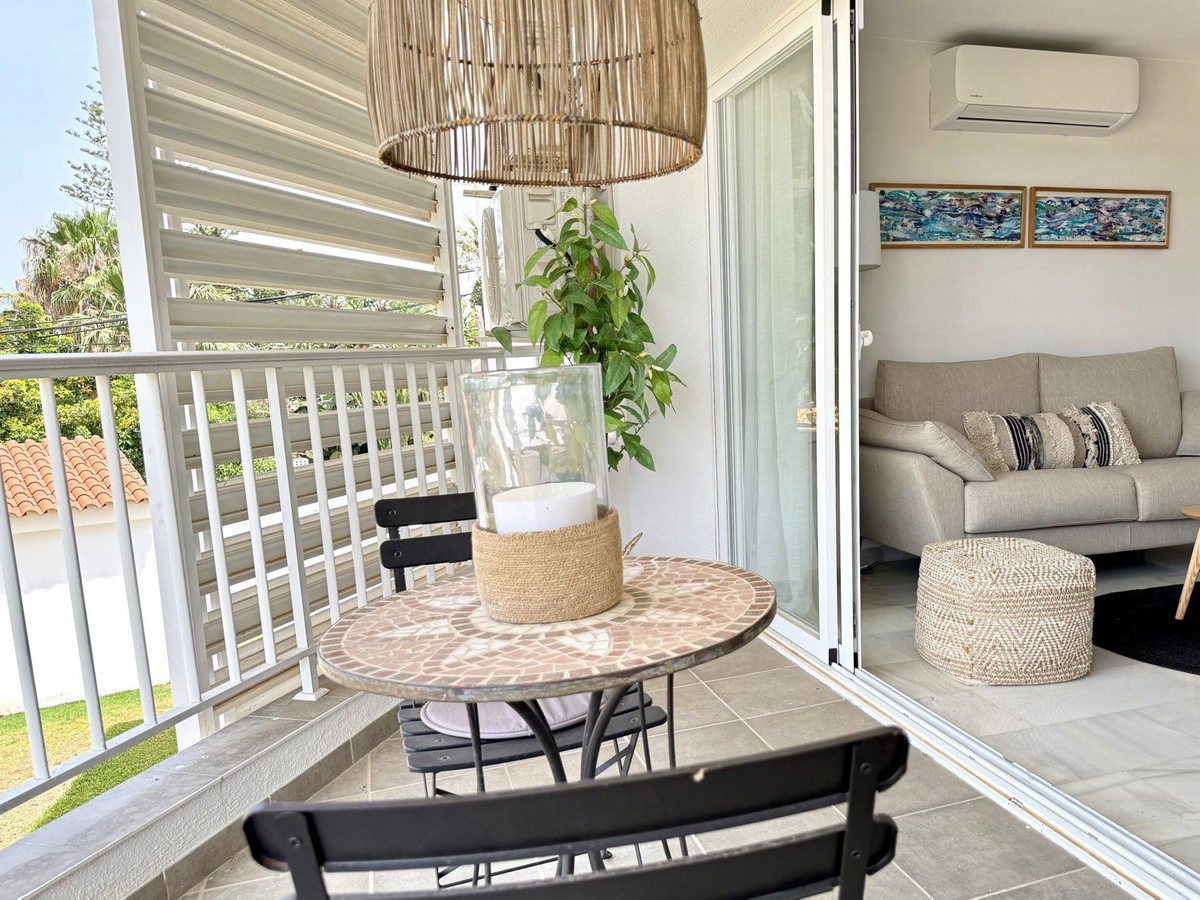 Se vende Apartamento Planta Media de 2 dormitorios en Costa Del Sol, Málaga, España