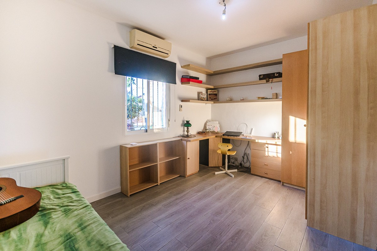 Se vende Villa - Chalet de 4 dormitorios en Costa Blanca, Alicante, España