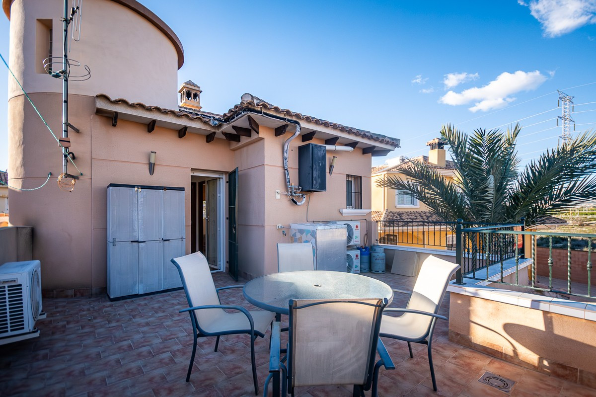 Se vende Villa - Chalet de 4 dormitorios en Costa Blanca, Alicante, España