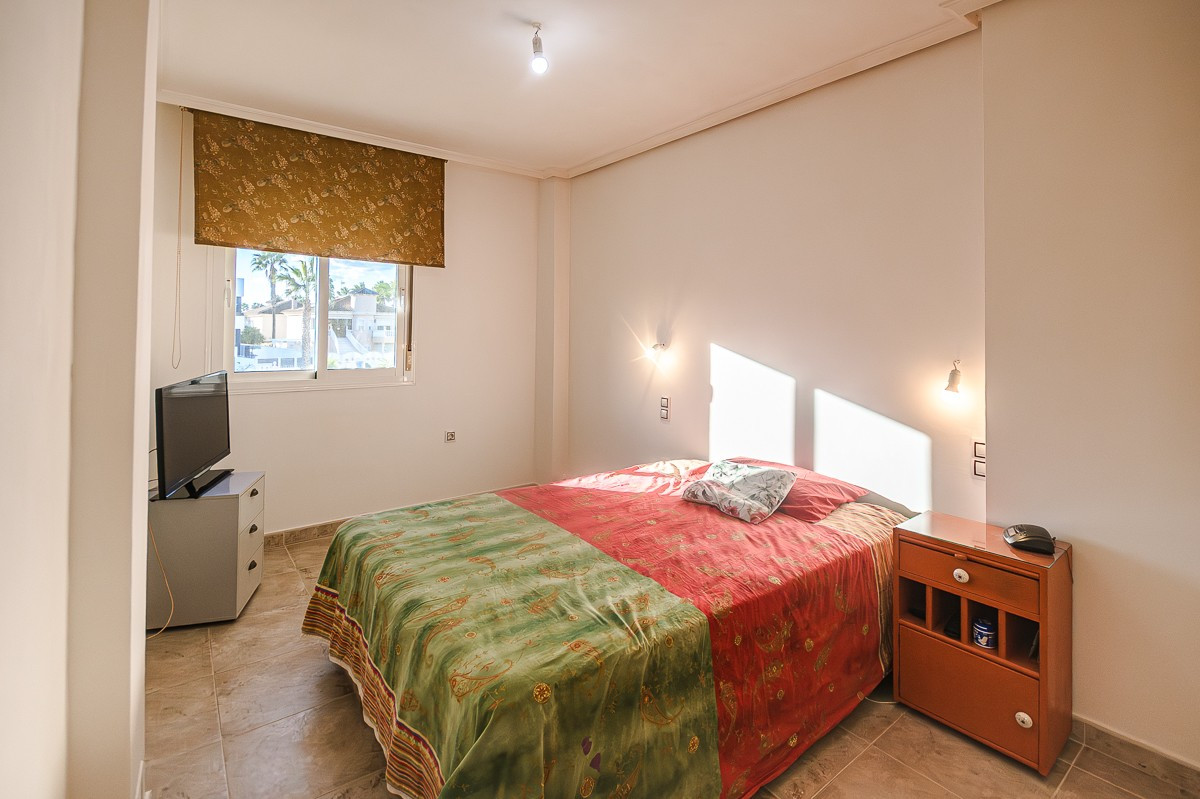 Se vende Villa - Chalet de 4 dormitorios en Costa Blanca, Alicante, España