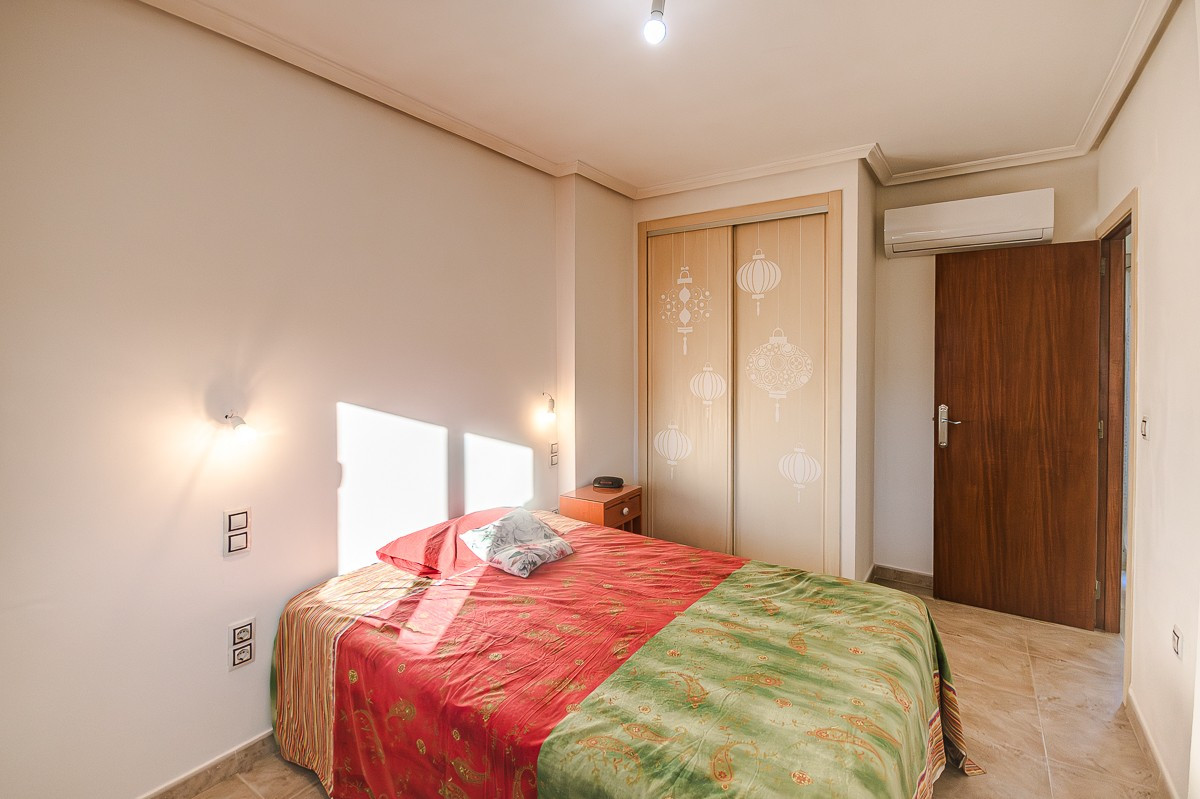 Se vende Villa - Chalet de 4 dormitorios en Costa Blanca, Alicante, España