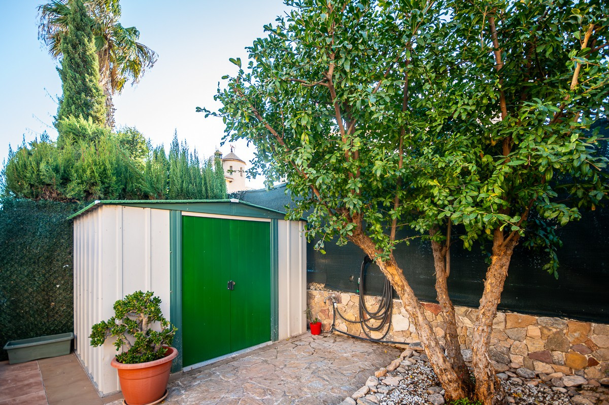 Se vende Villa - Chalet de 4 dormitorios en Costa Blanca, Alicante, España