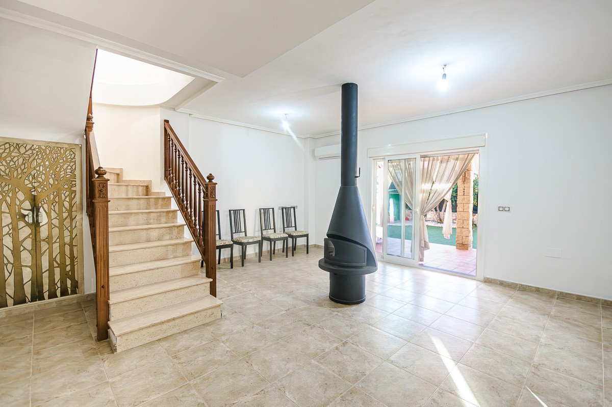Se vende Villa - Chalet de 4 dormitorios en Costa Blanca, Alicante, España