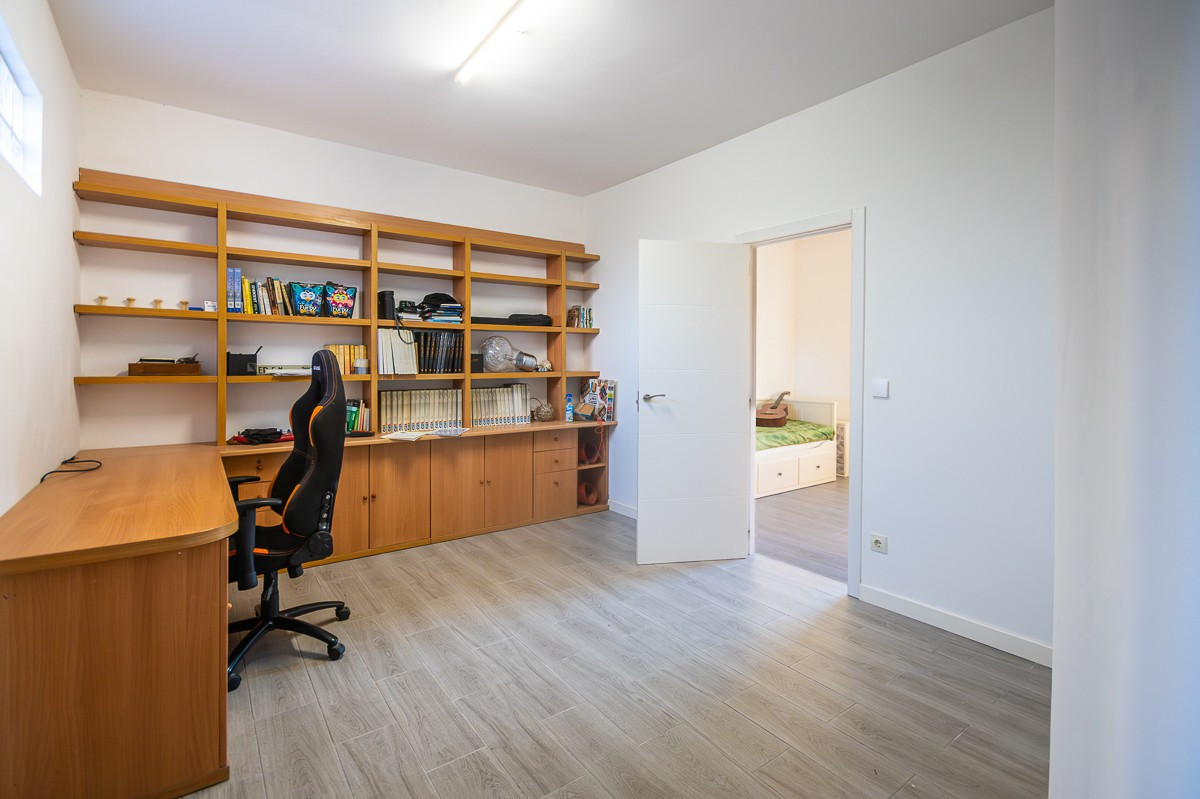 Se vende Villa - Chalet de 4 dormitorios en Costa Blanca, Alicante, España