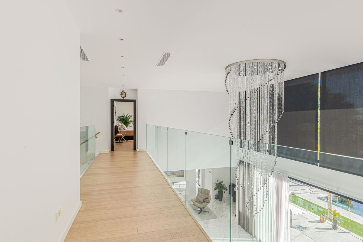 Se vende Villa - Chalet de 5 dormitorios en Costa Del Sol, Málaga, España