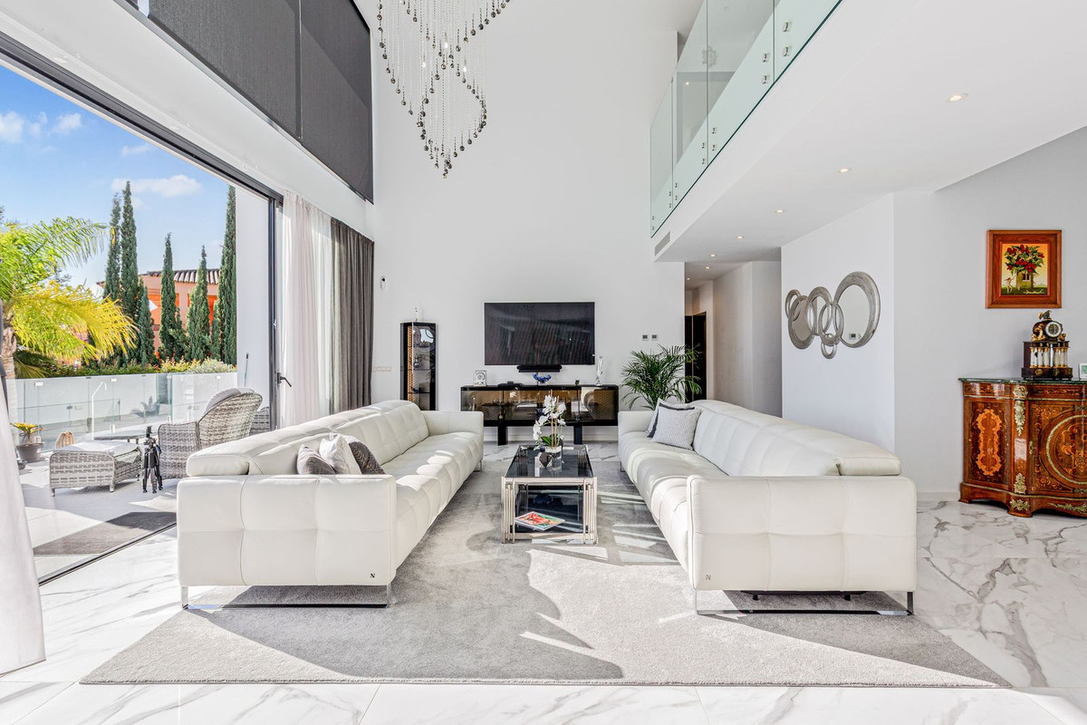 Se vende Villa - Chalet de 5 dormitorios en Costa Del Sol, Málaga, España