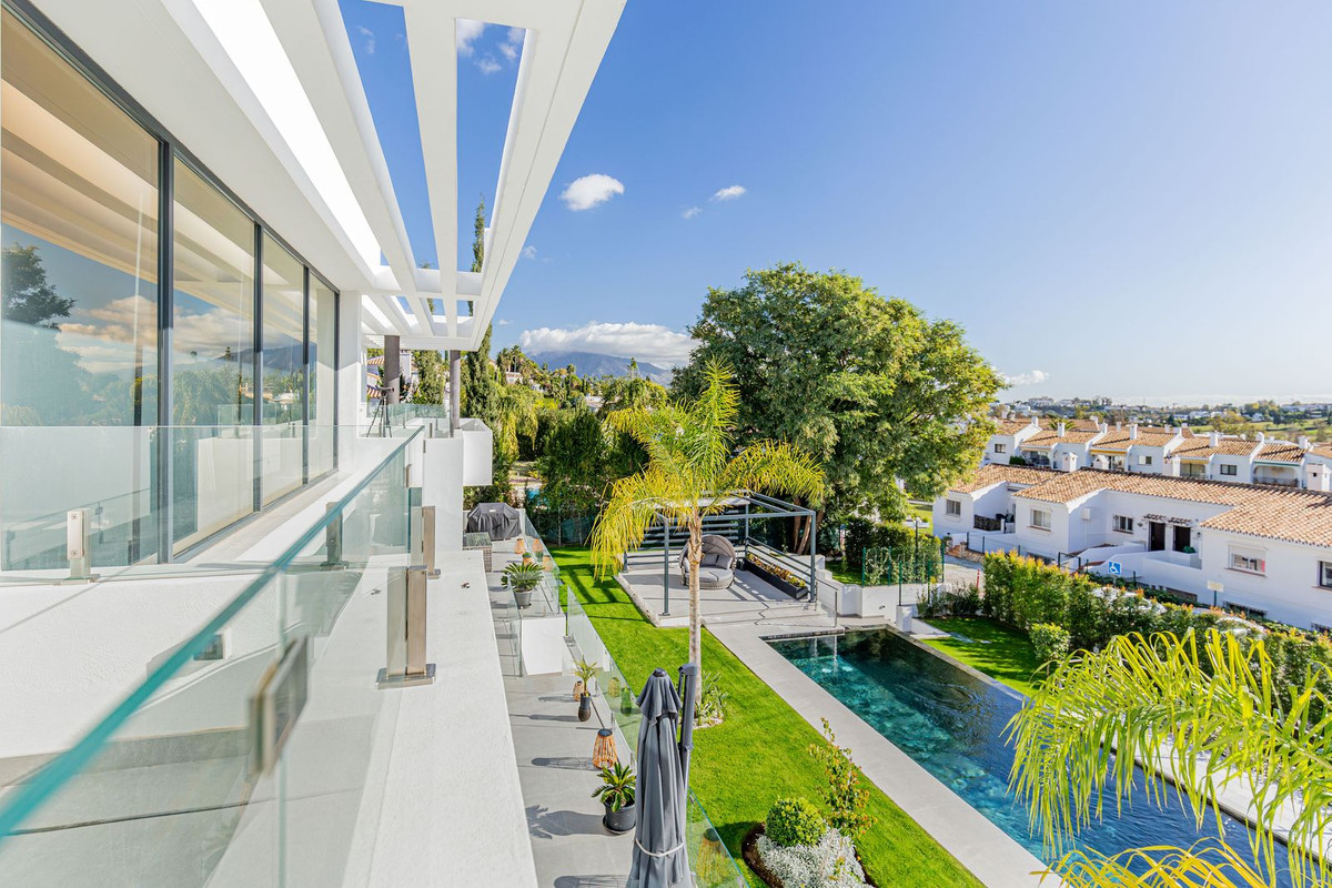 Se vende Villa - Chalet de 5 dormitorios en Costa Del Sol, Málaga, España