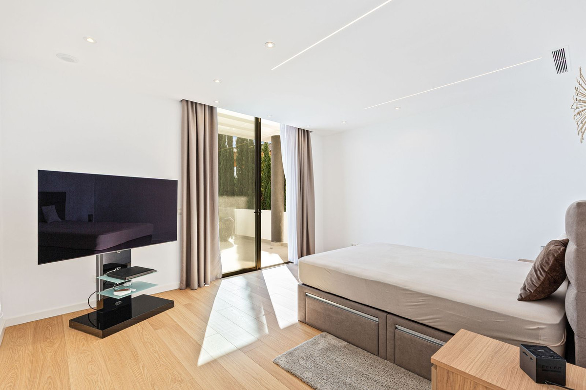 Se vende Villa - Chalet de 5 dormitorios en Costa Del Sol, Málaga, España