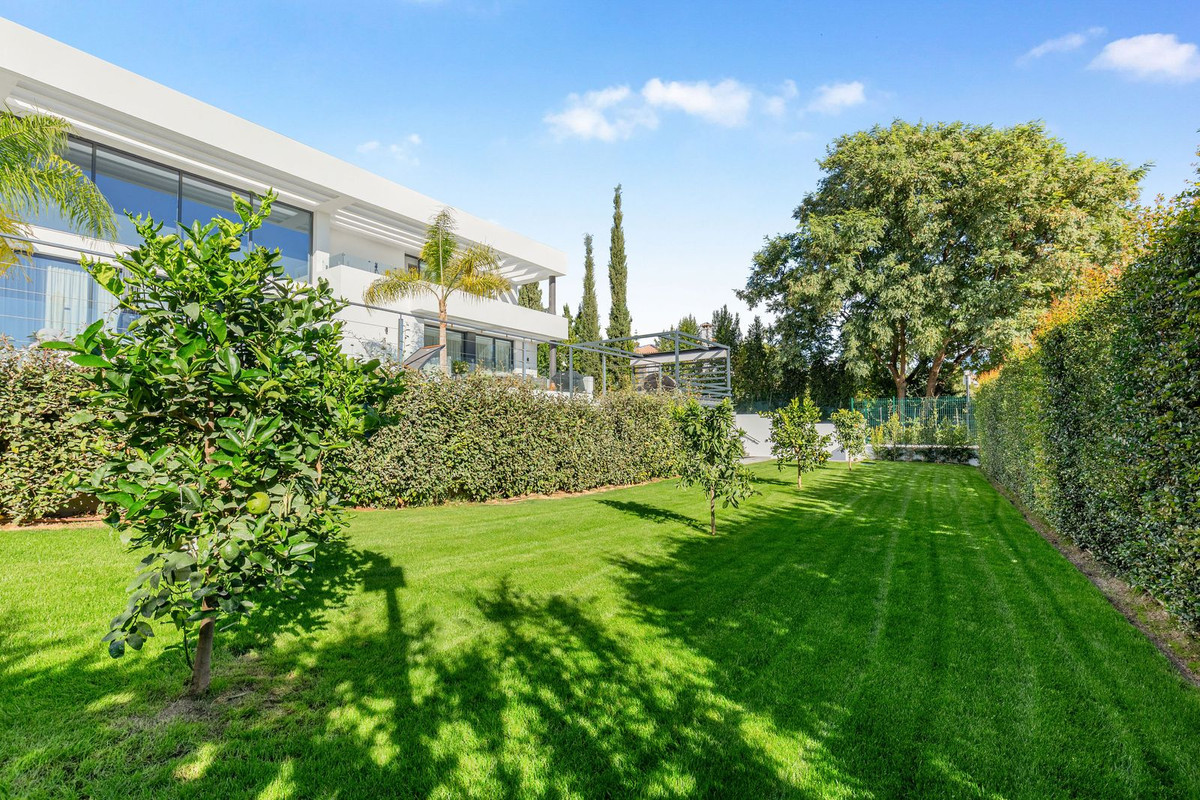 Se vende Villa - Chalet de 5 dormitorios en Costa Del Sol, Málaga, España