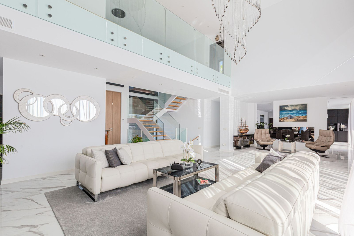 Se vende Villa - Chalet de 5 dormitorios en Costa Del Sol, Málaga, España