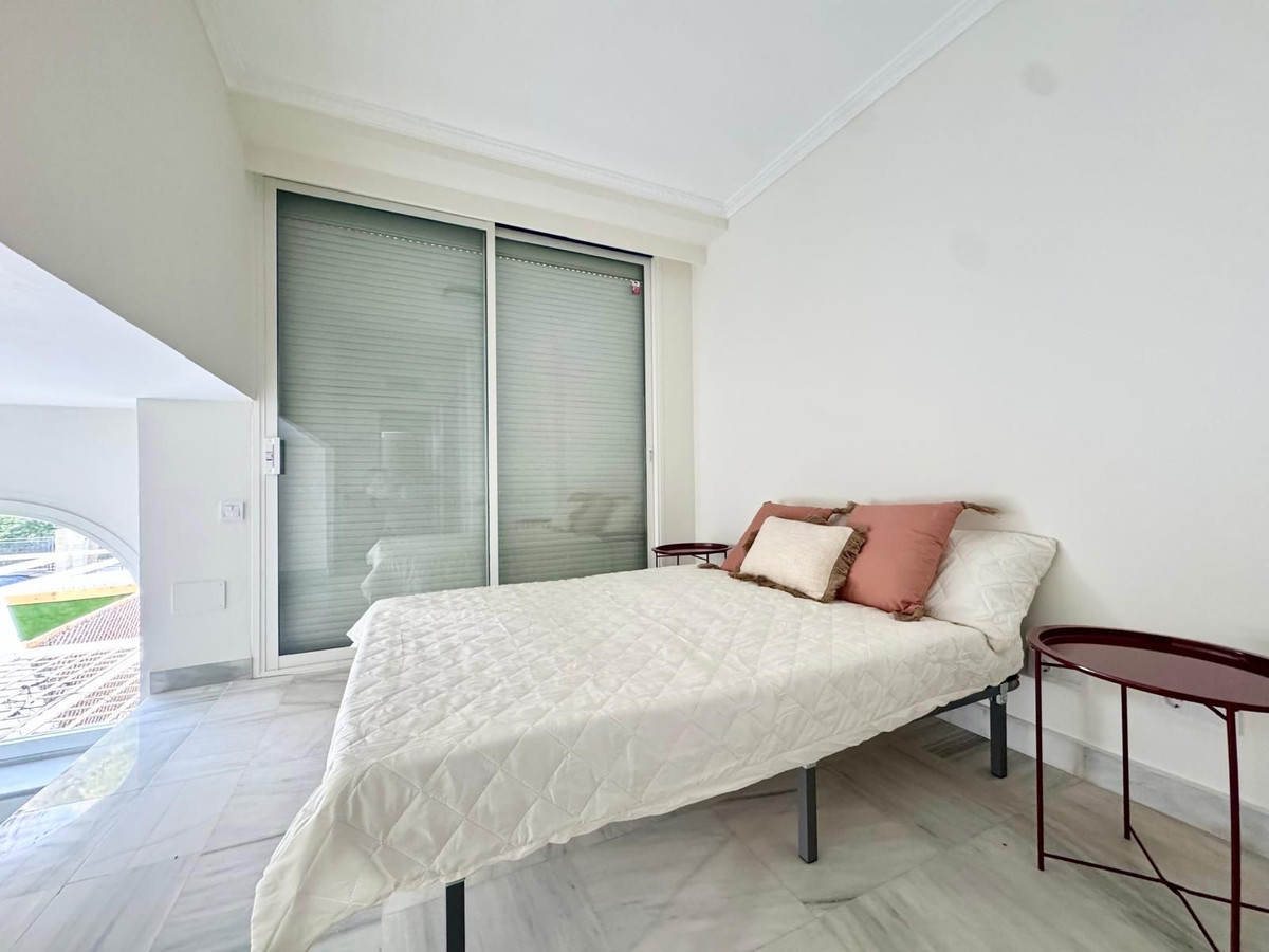 3 Bed Apartment for sale in Marbella Costa Del Sol, Málaga, Spain