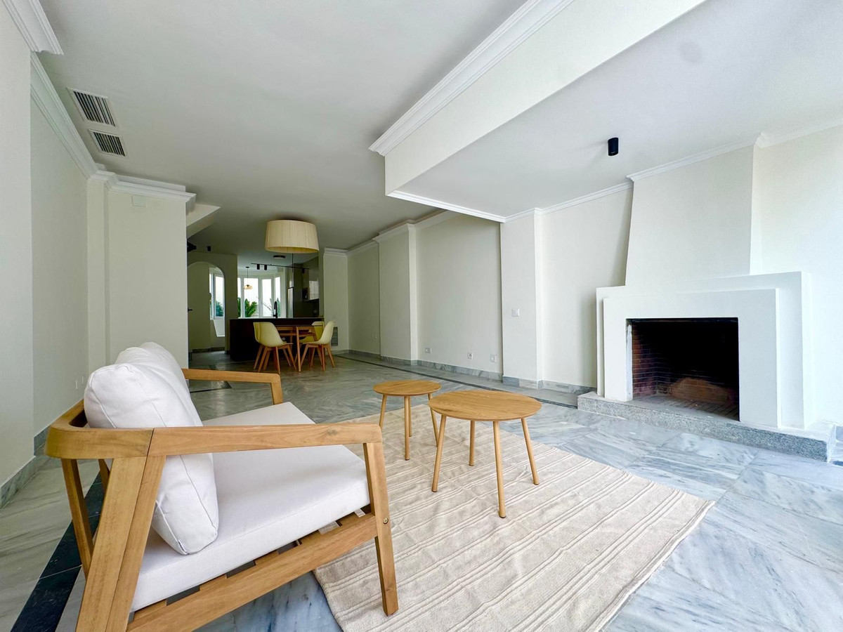 3 Bed Apartment for sale in Marbella Costa Del Sol, Málaga, Spain