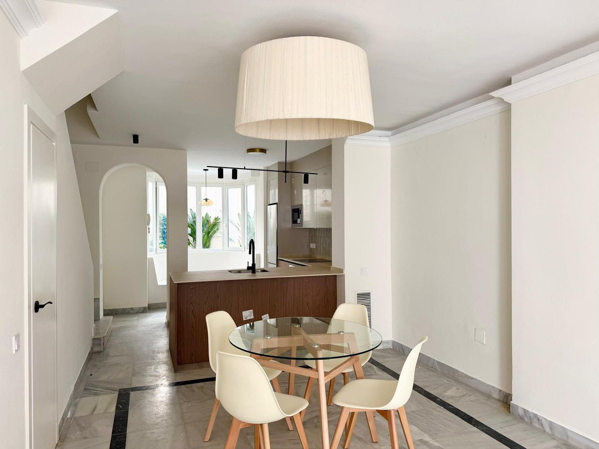 3 Bed Apartment for sale in Marbella Costa Del Sol, Málaga, Spain
