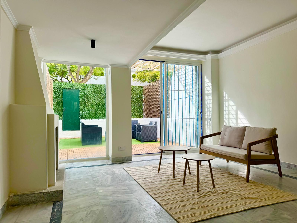 3 Bed Apartment for sale in Marbella Costa Del Sol, Málaga, Spain