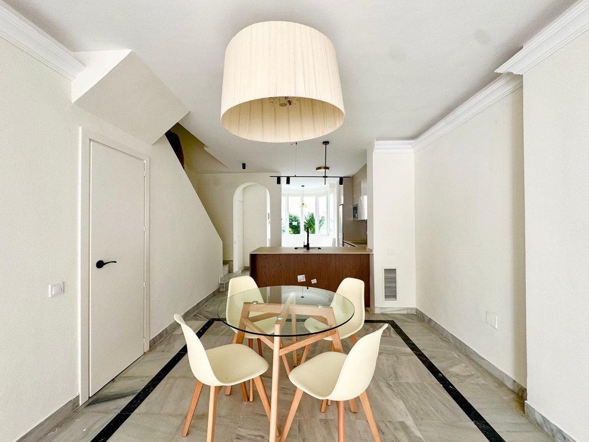 3 Bed Apartment for sale in Marbella Costa Del Sol, Málaga, Spain