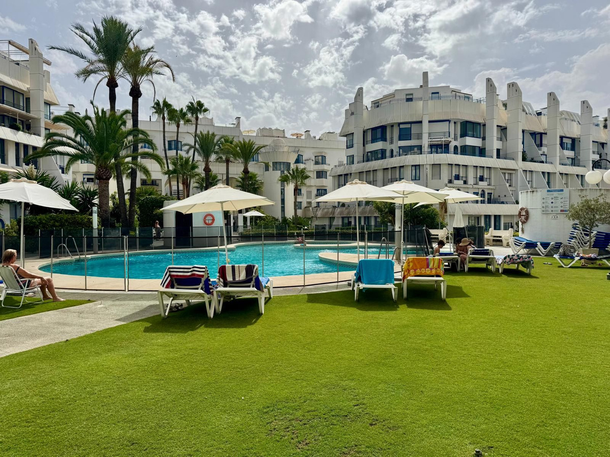 3 Bed Apartment for sale in Marbella Costa Del Sol, Málaga, Spain