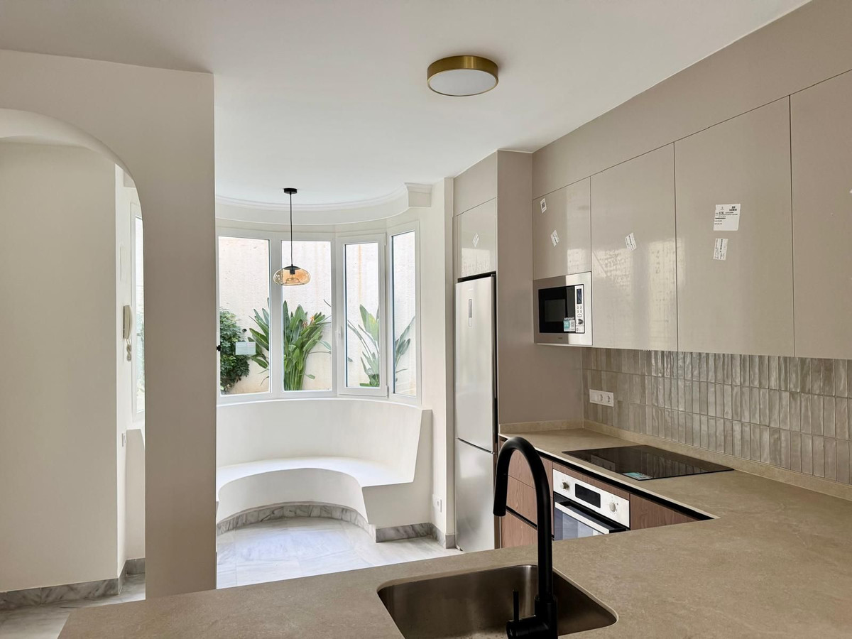 3 Bed Apartment for sale in Marbella Costa Del Sol, Málaga, Spain