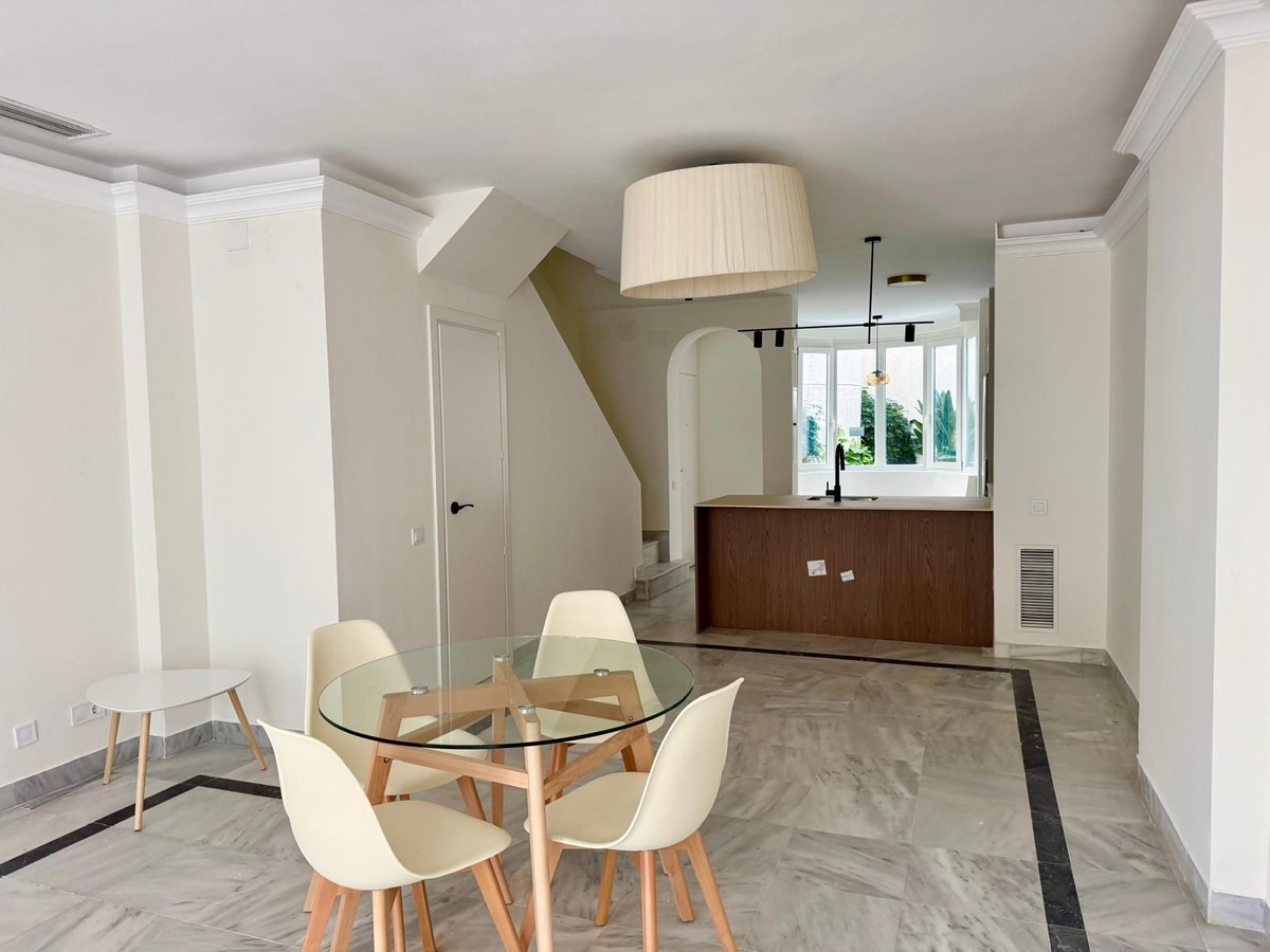 3 Bed Apartment for sale in Marbella Costa Del Sol, Málaga, Spain