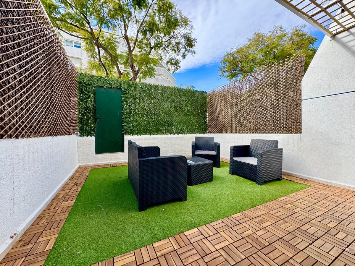 3 Bed Apartment for sale in Marbella Costa Del Sol, Málaga, Spain