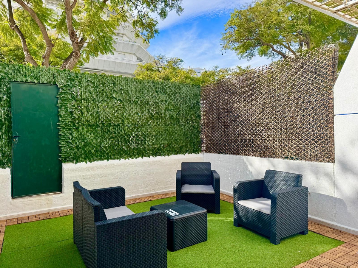 3 Bed Apartment for sale in Marbella Costa Del Sol, Málaga, Spain