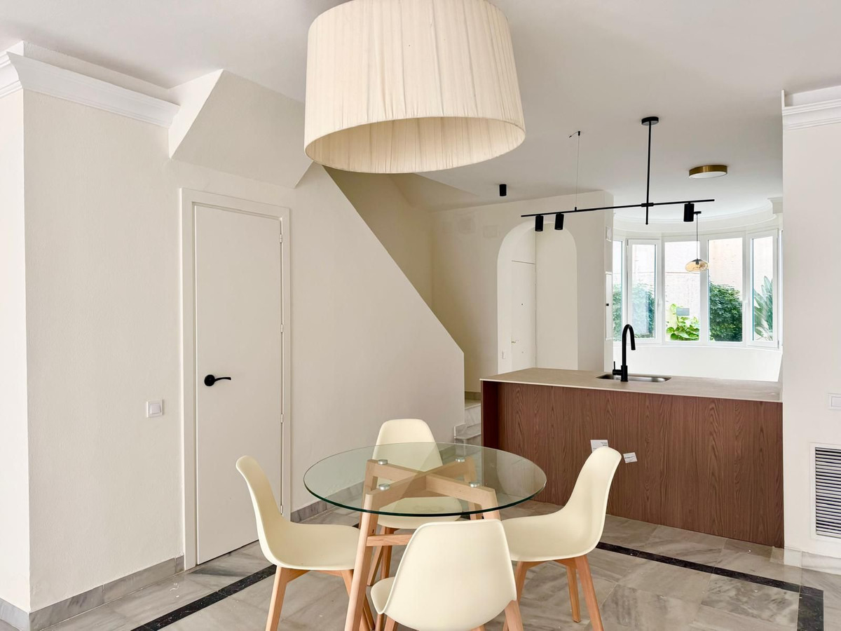 3 Bed Apartment for sale in Marbella Costa Del Sol, Málaga, Spain