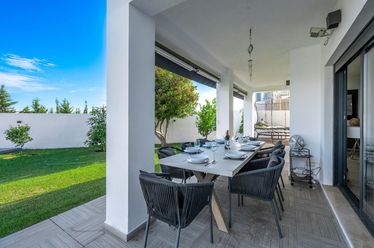 5 Bed Townhouse for sale in Nueva Andalucía Costa Del Sol, Málaga, Spain