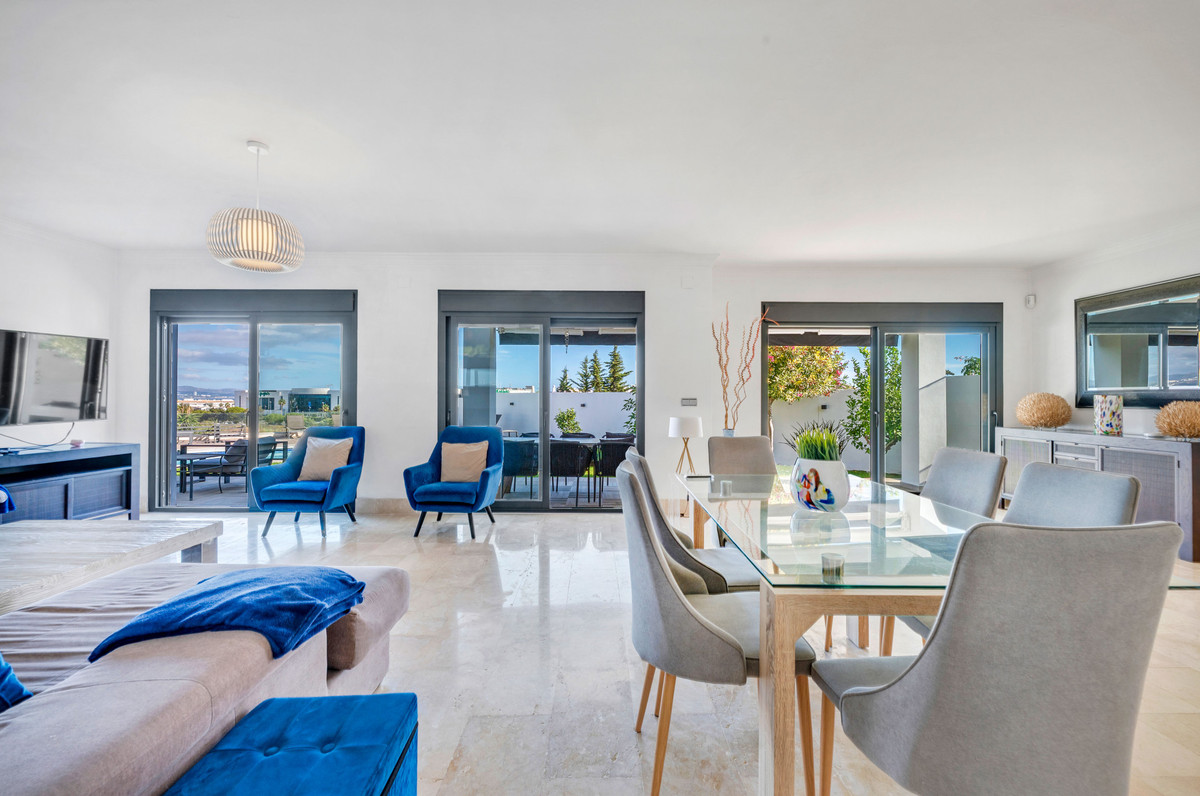 5 Bed Townhouse for sale in Nueva Andalucía Costa Del Sol, Málaga, Spain