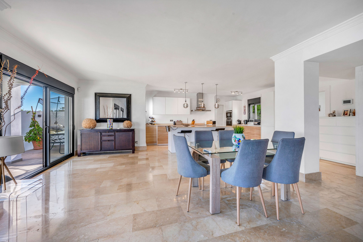 5 Bed Townhouse for sale in Nueva Andalucía Costa Del Sol, Málaga, Spain