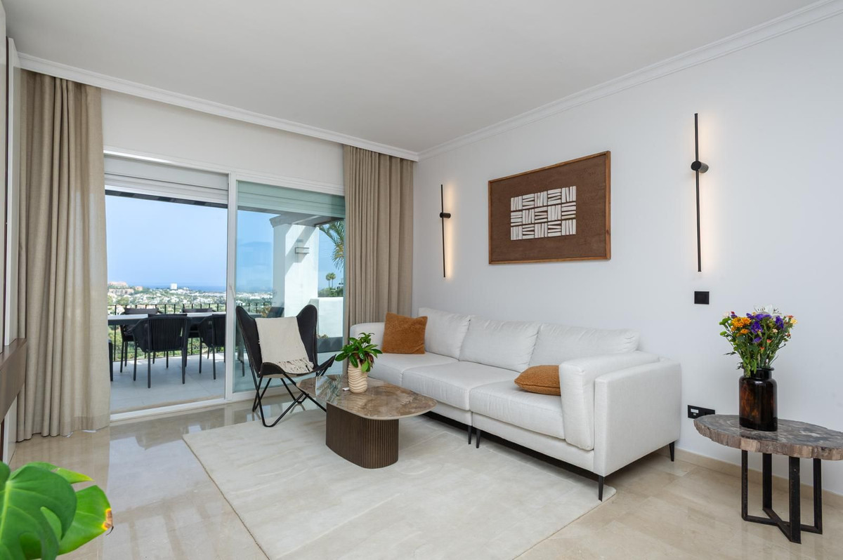 3 Bed Apartment for sale in La Quinta Costa Del Sol, Málaga, Spain