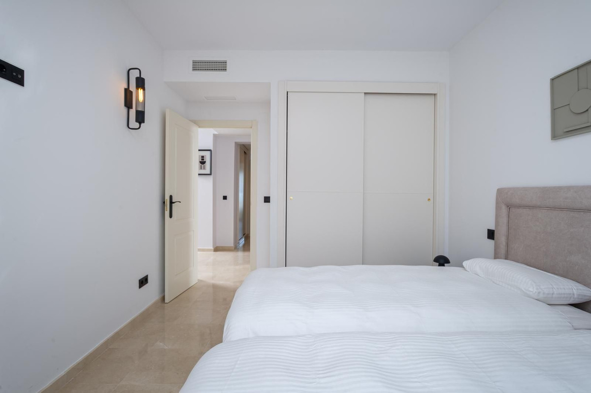 3 Bed Apartment for sale in La Quinta Costa Del Sol, Málaga, Spain
