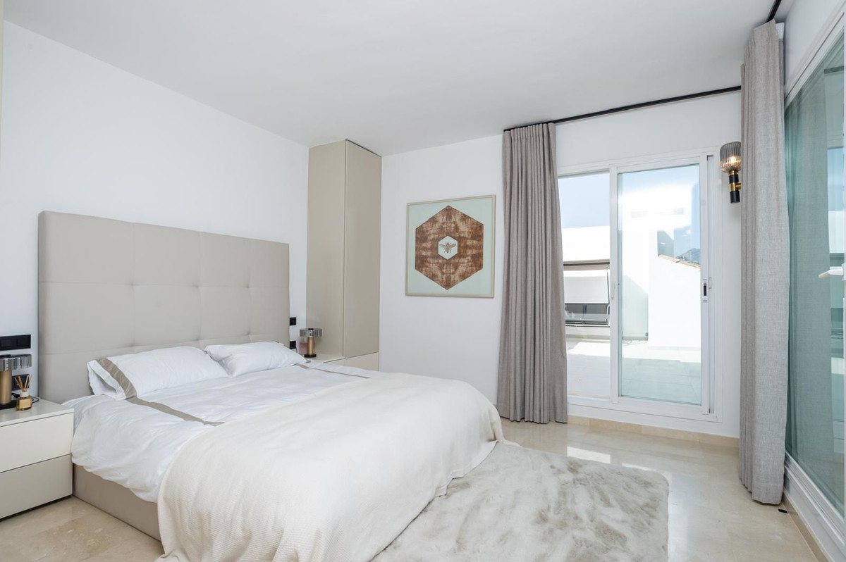 3 Bed Apartment for sale in La Quinta Costa Del Sol, Málaga, Spain