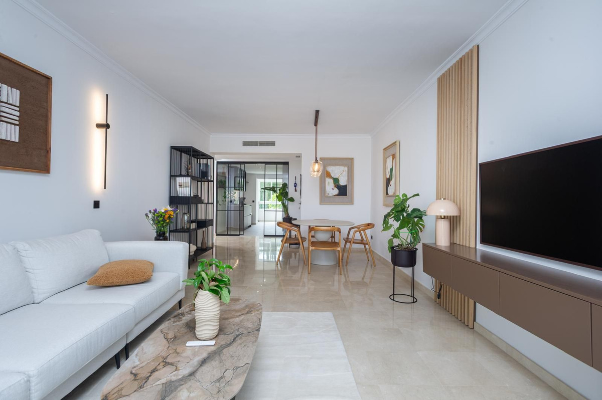 3 Bed Apartment for sale in La Quinta Costa Del Sol, Málaga, Spain