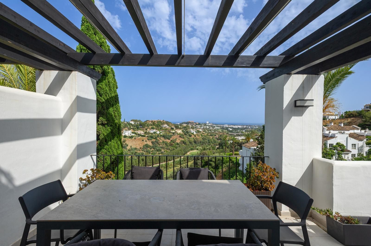 3 Bed Apartment for sale in La Quinta Costa Del Sol, Málaga, Spain