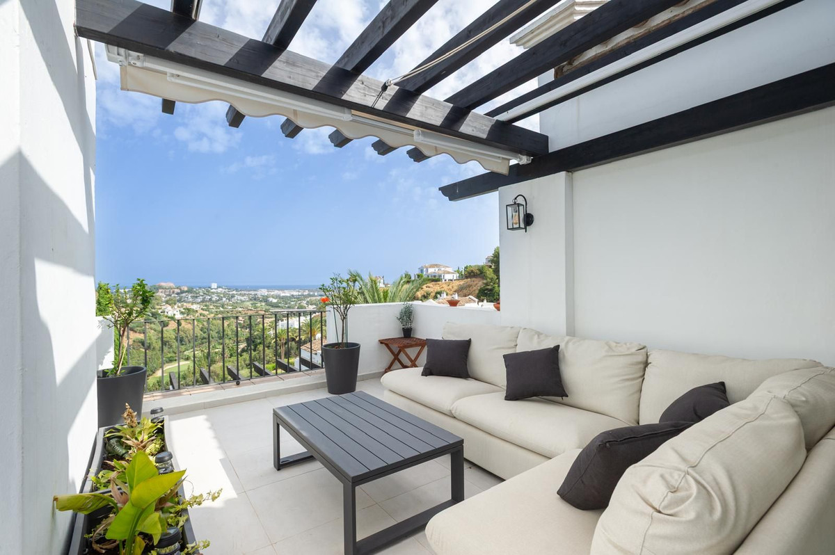 3 Bed Apartment for sale in La Quinta Costa Del Sol, Málaga, Spain