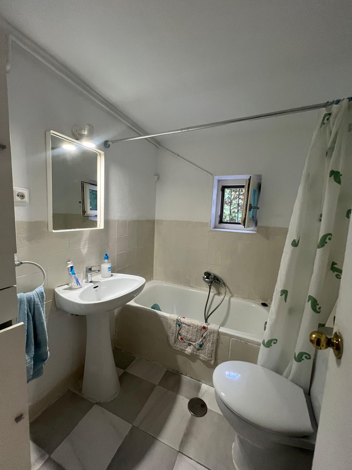 Se vende Pareada de 6 dormitorios en Costa Del Sol, Cadiz, España